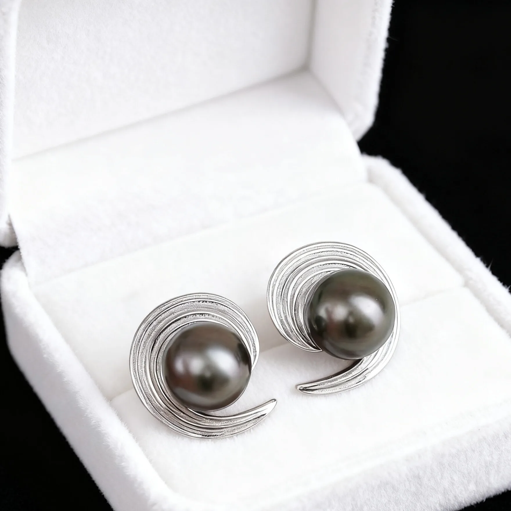 

New design earrings AAAA8-9mm natural round pearl earrings 925s