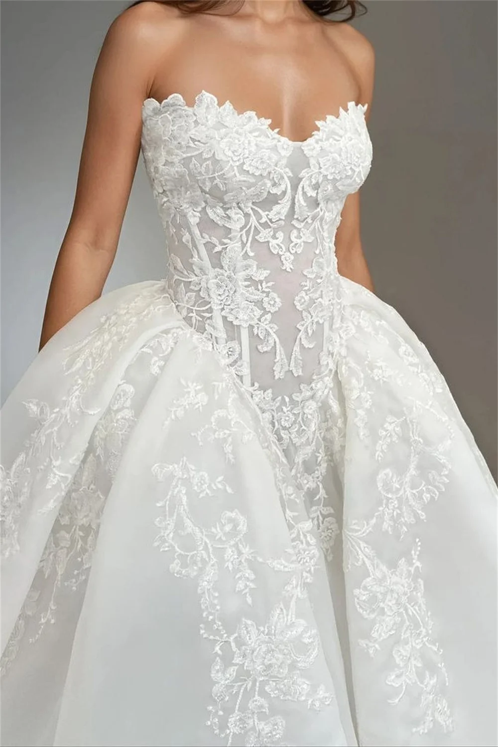 Kyoto Maßgeschneidertes weißes Spitzenapplikationen trägerloses Hochzeitskleid bodenlang ärmellos Vestidos de Noche Ballkleid formell 2025