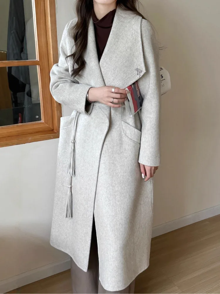 ZMEENNA レディース エレガント チャコール グレー ウール ブレンド ロング コート ワイド ラペル タイ ベルトとタッセル ディテール 冬 アウター ZM3707