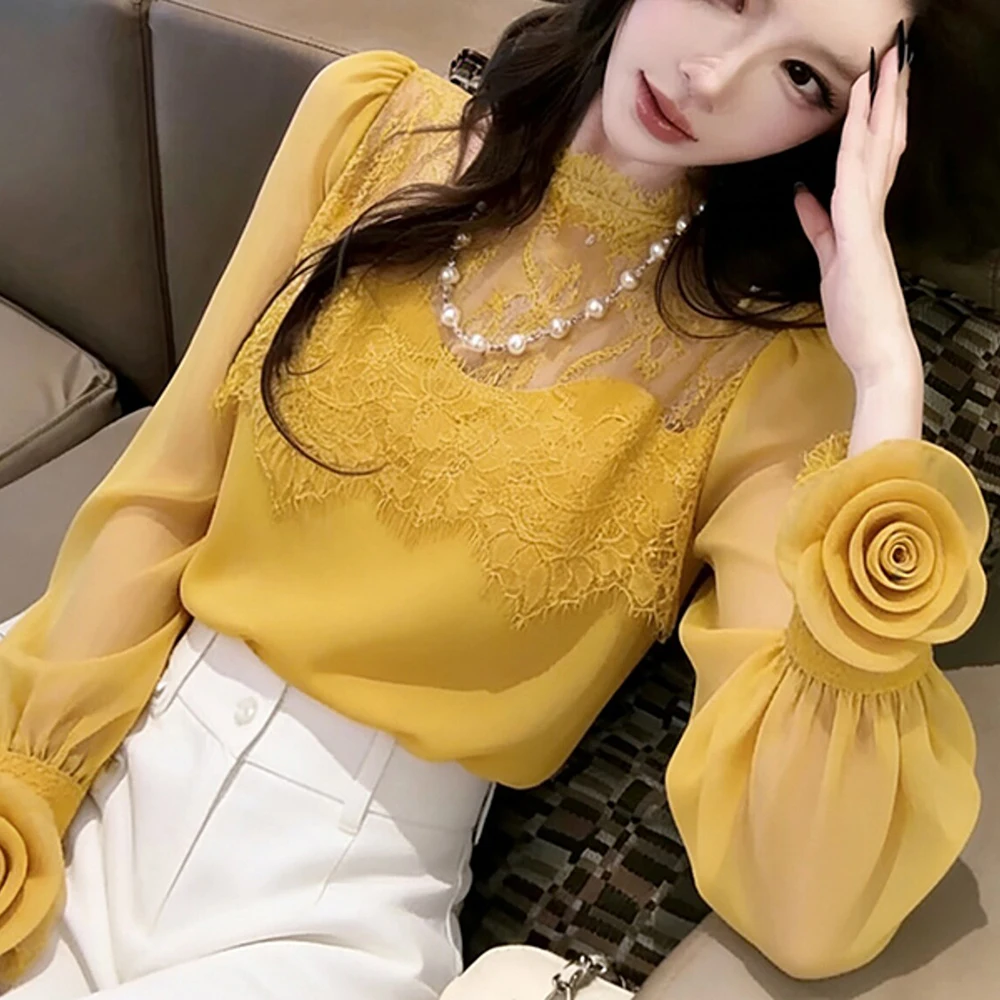 

Yellow shirt women's high-end sense French petty bourgeoisie design sense niche three-dimensional flower top spring