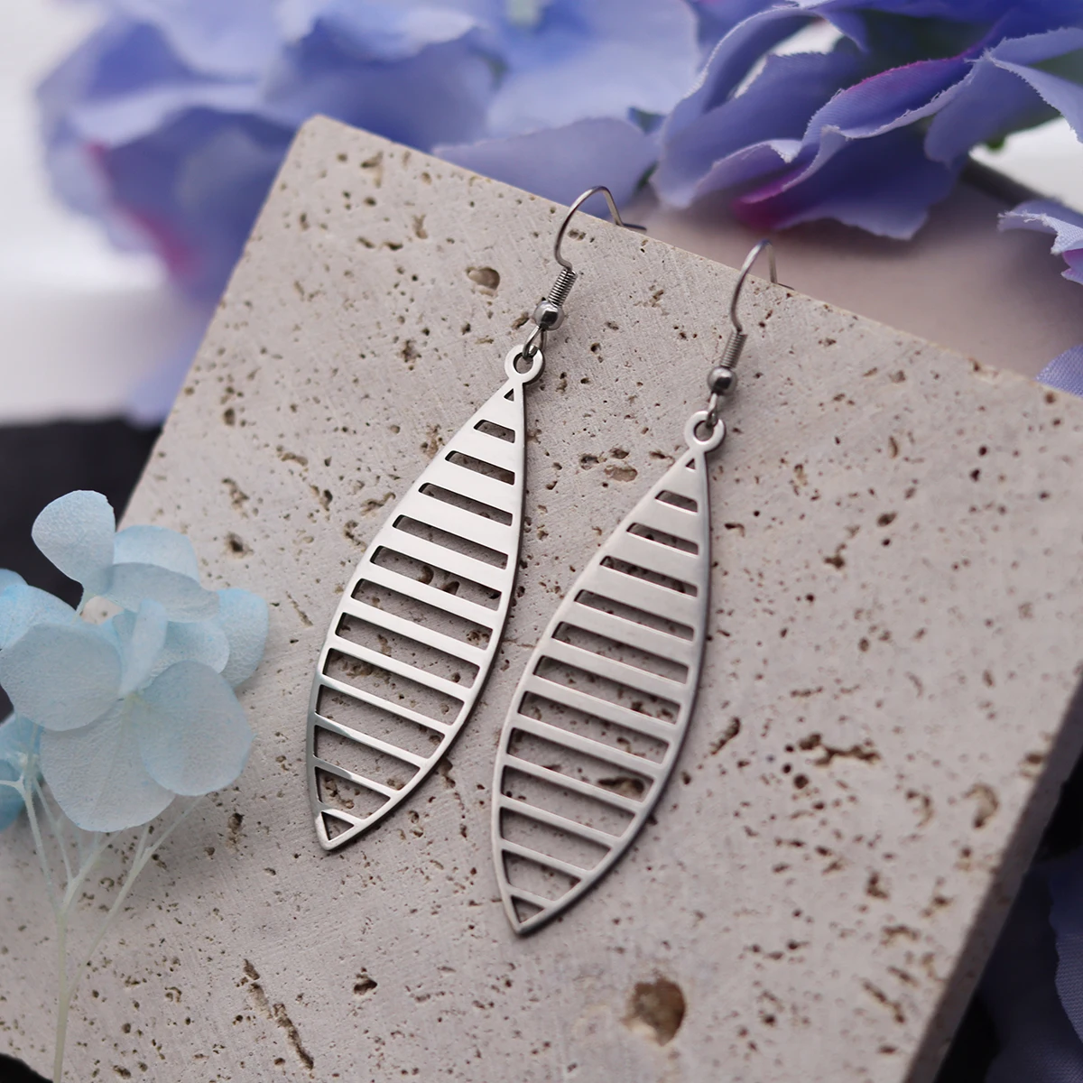 Trendy Long Leaf Earrings for Women Tassels Hollow Stainless Steel Pendant Personalize Ear Hook Jewelry Ear Cartilage Puncture
