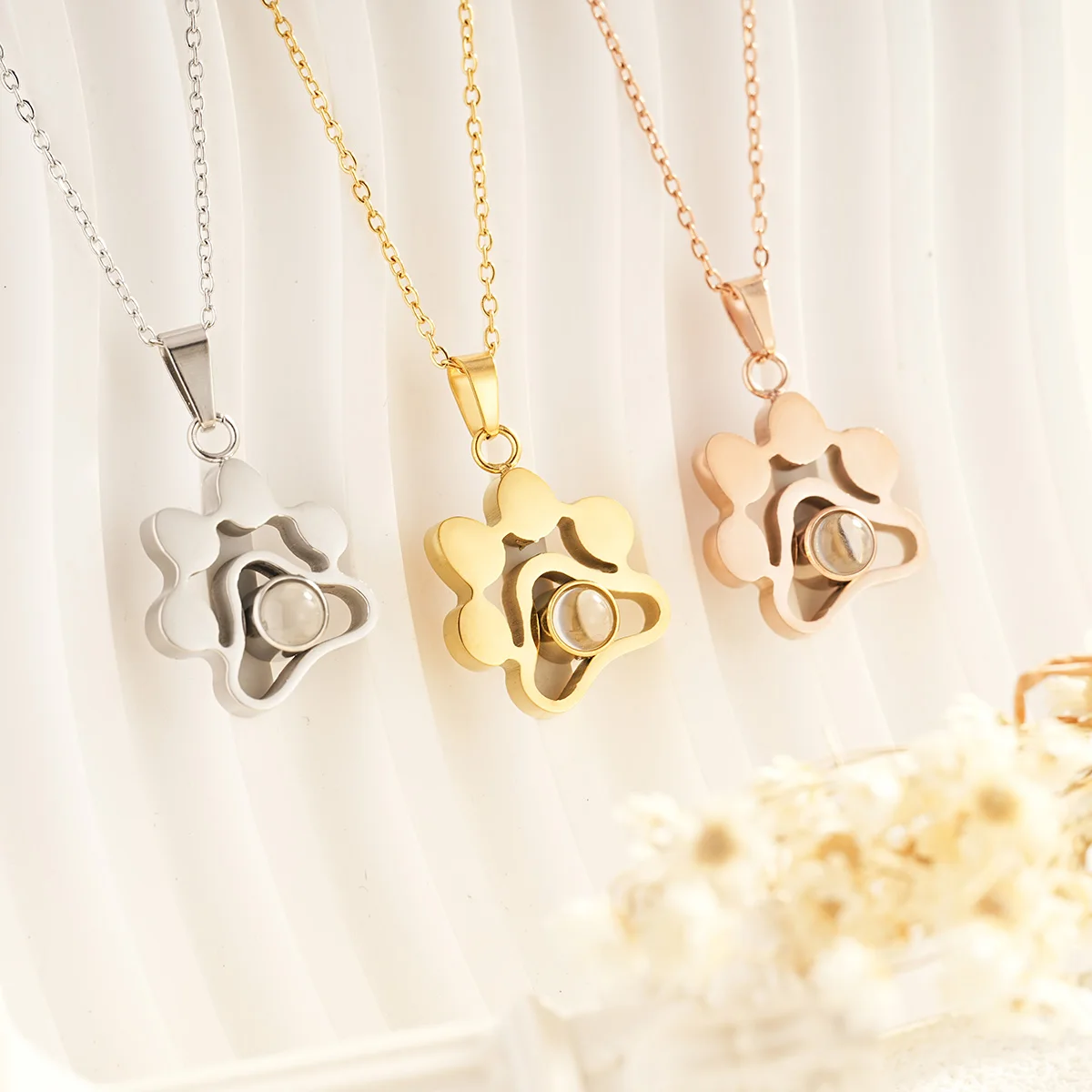 

Custom Pet Photo Projection Necklace Stainless Steel Dog Cat Paw Photo Projection Pendant Memory Jewelry Gift Christmas Gifts