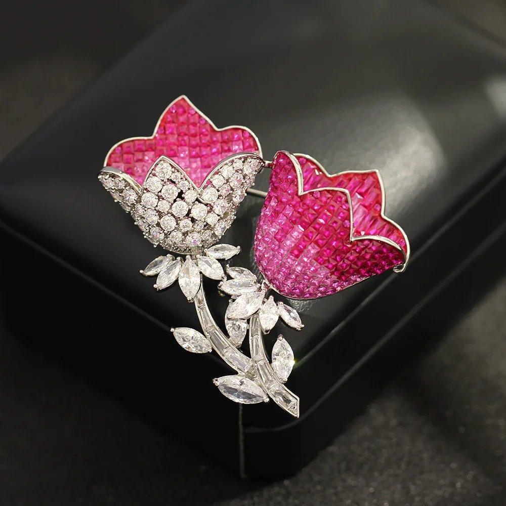 New High-end Luxury Two-color Crystal Tulip Brooch with Twin Flowers Three-dimensional Niche Design Accessory Pin for Women