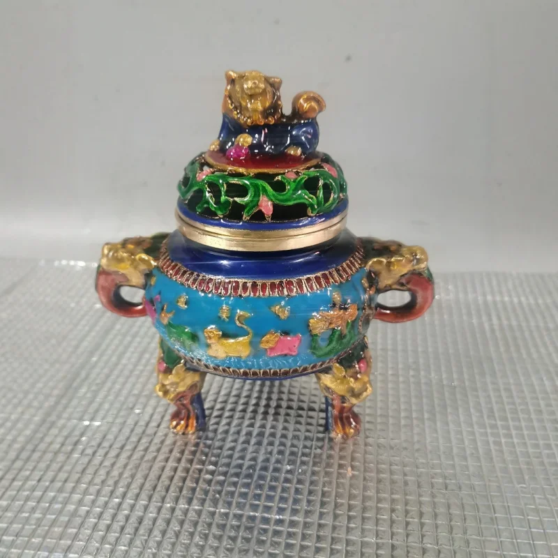 Antique copper cloisonné enamel , three-legged animal-ear ornament, lion-shaped incense burner, eng