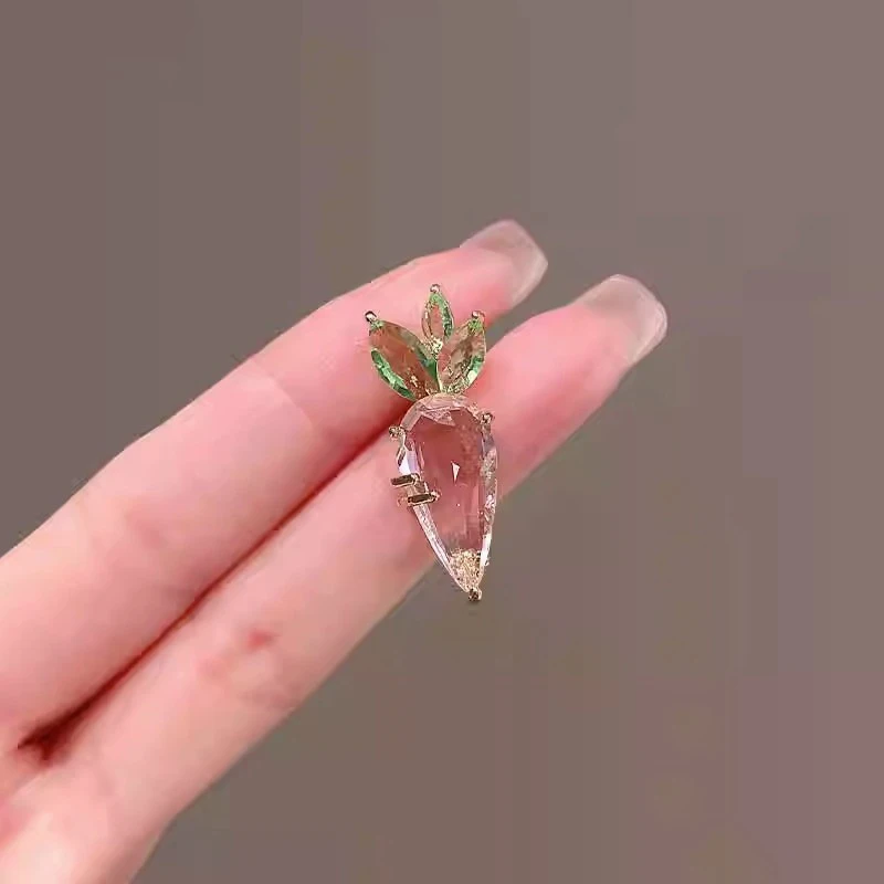 Pink Crystal Carrot Brooches Pins For Women Crystal Love Enamel Badge Wedding Party Jewelry Design Accessories