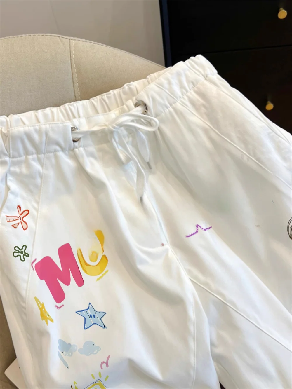 กางเกงลำลองสไตล์อเมริกันเรโทร พิมพ์ลายตัวอักษรตัดสี ทรงหลวม ขาตรง เหมาะสำหรับใส่ทำงานหรือเล่นกีฬา สำหรับผู้ชาย ใส่สบายในฤดูร้อน