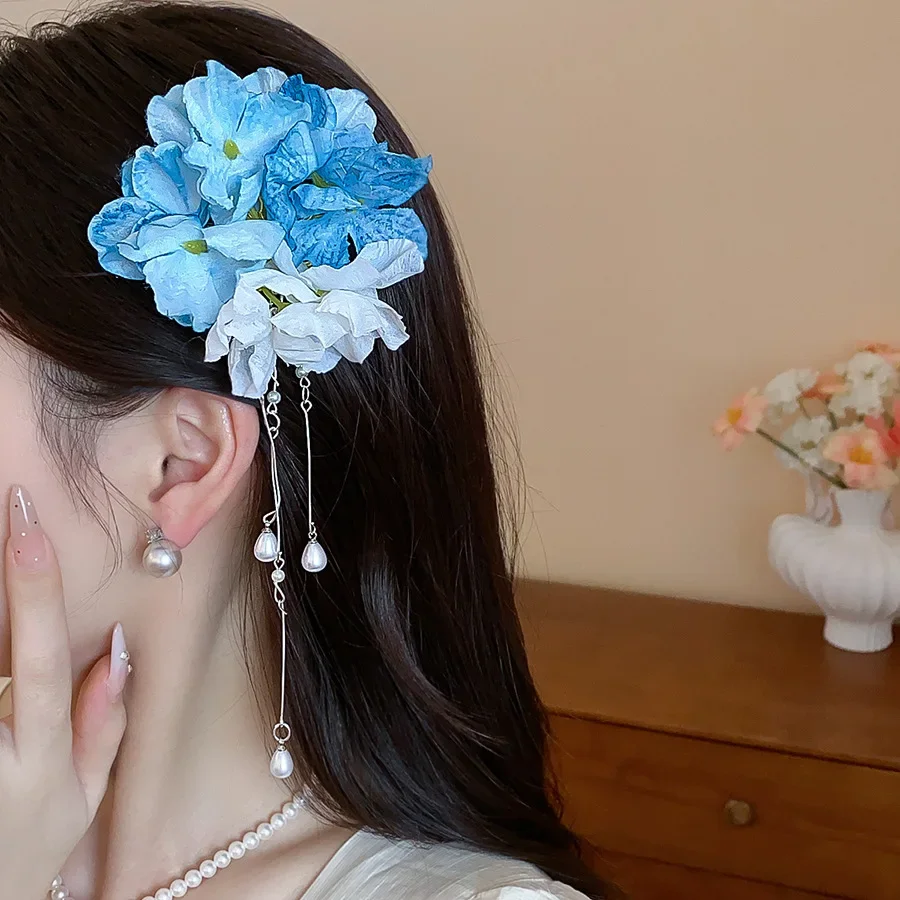 Vielseitige Romantische Künstliche Blumen-Haarspangen für Frauen, Frische Süße Blumencluster-Quasten-Haarklammern für Urlaub, Reisen und Fotoshootings M – Detail 14