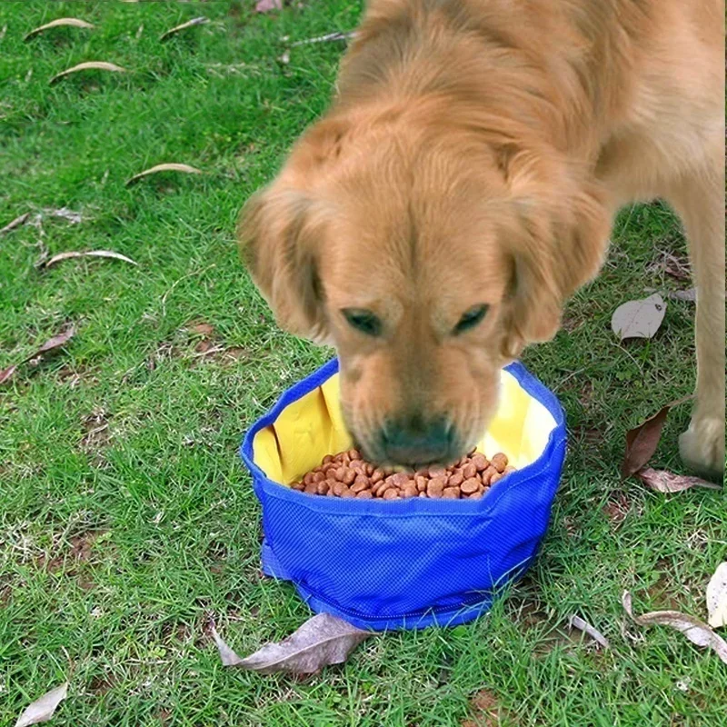 Contenitore per acqua potabile per cani di grande capacità da 1100ML ciotola per l\'acqua per cani pieghevole borsa per la conservazione degli