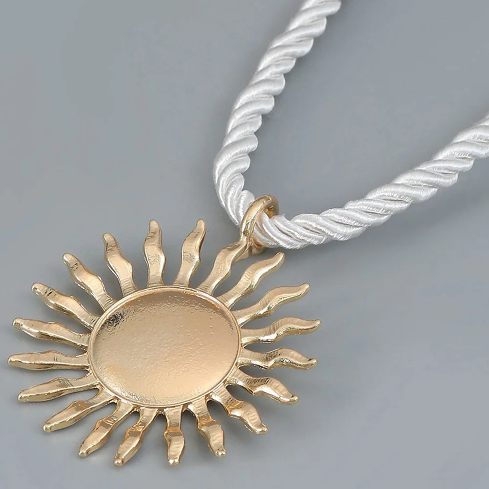 

2Pcs Sun Pendant Necklace Alloy Dainty Adjustable Decorative Necklaces for Women Sun Necklace Necklaces for Women