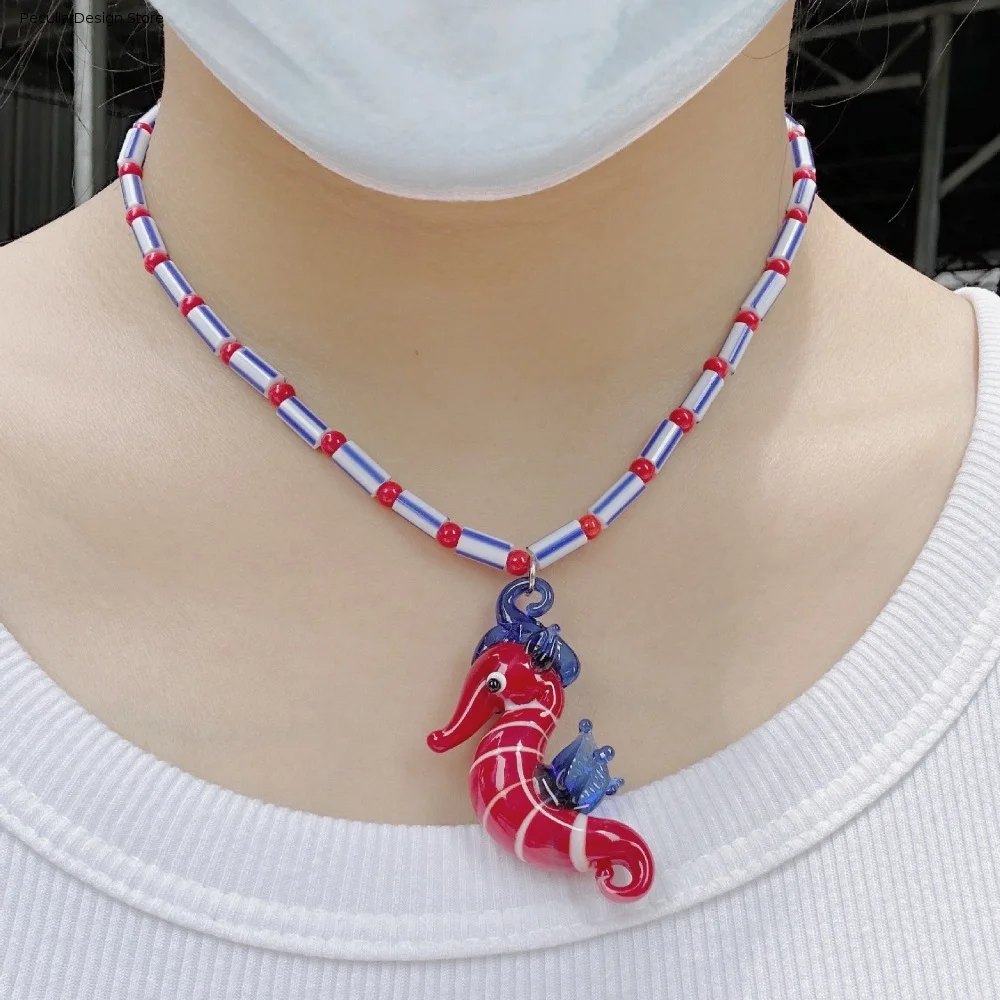 Tropical Island Charm Fish Necklace Colorful Glass Fun Ocean Seahorse Pendant Clavicle Chain Vacation Style Beaded Necklace