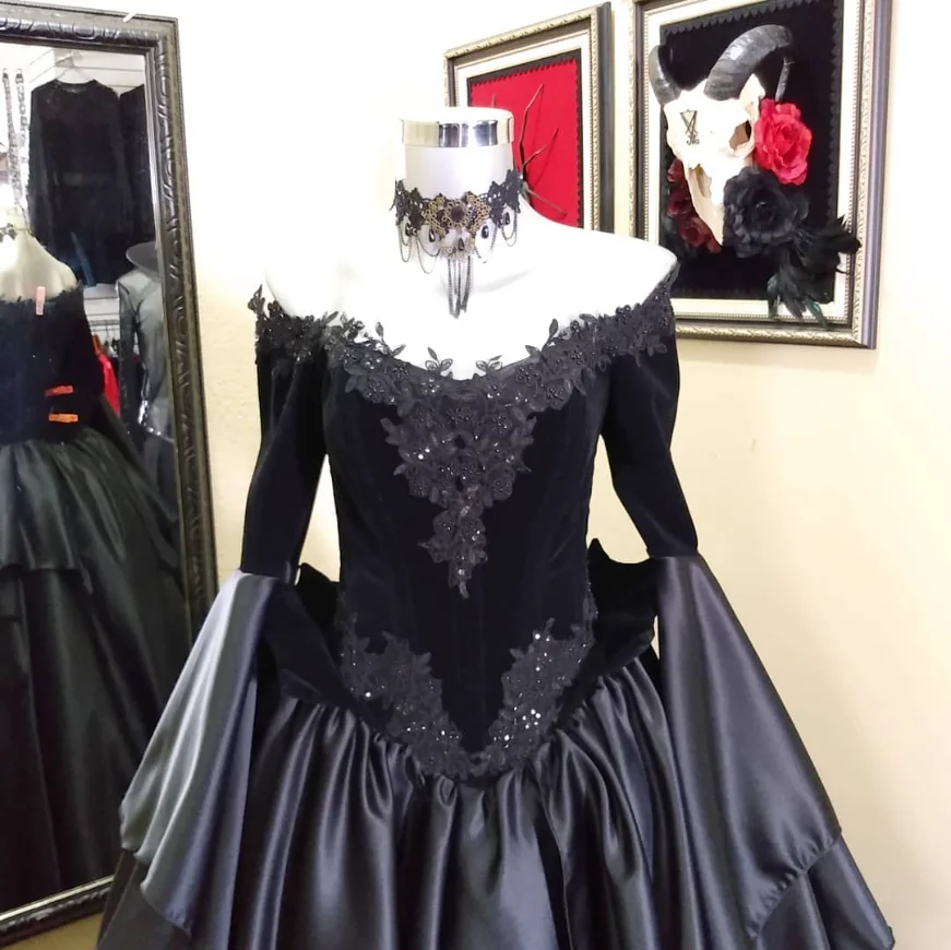 Black Court Rococo Prom Gowns Delicate Applique Taffeta Puffy Tiered Pleated Laced Victorian Corset Bodice Role Play Party Dress