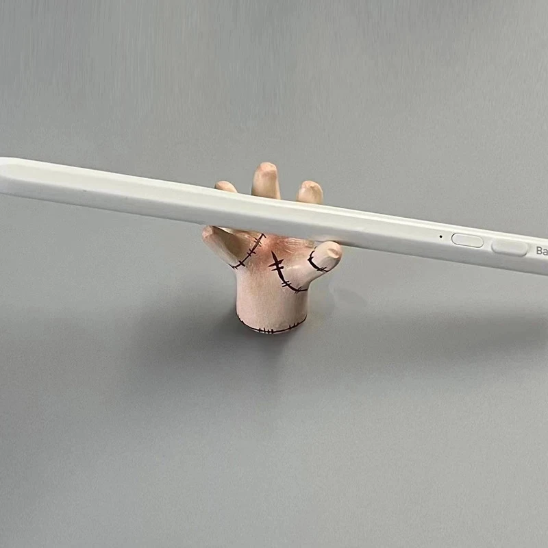 Cartoon Small Hands Pen Holder Cute Resin Figurine Home Decor Desktop Crafts Sculpture Decoration