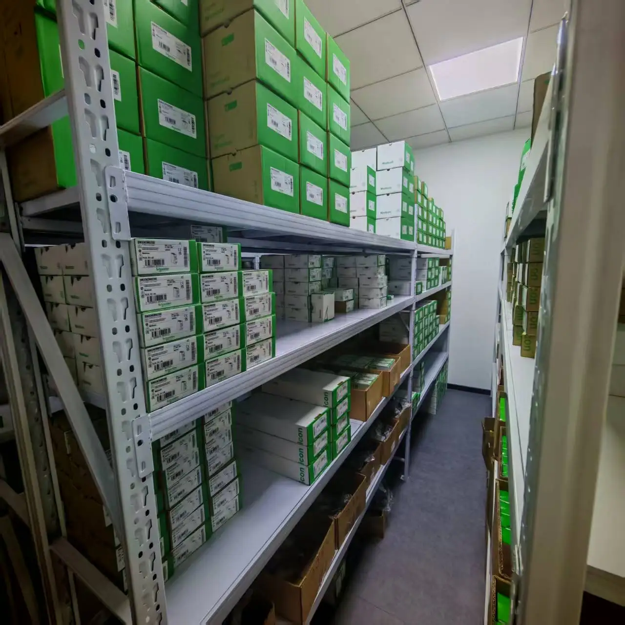 BMXCRA31210 وحدة واجهة معالج إيثرنت IO عالية الأداء Modicon X80 وحدة تحكم قابلة للبرمجة العلامة التجارية الجديدة الأصلية