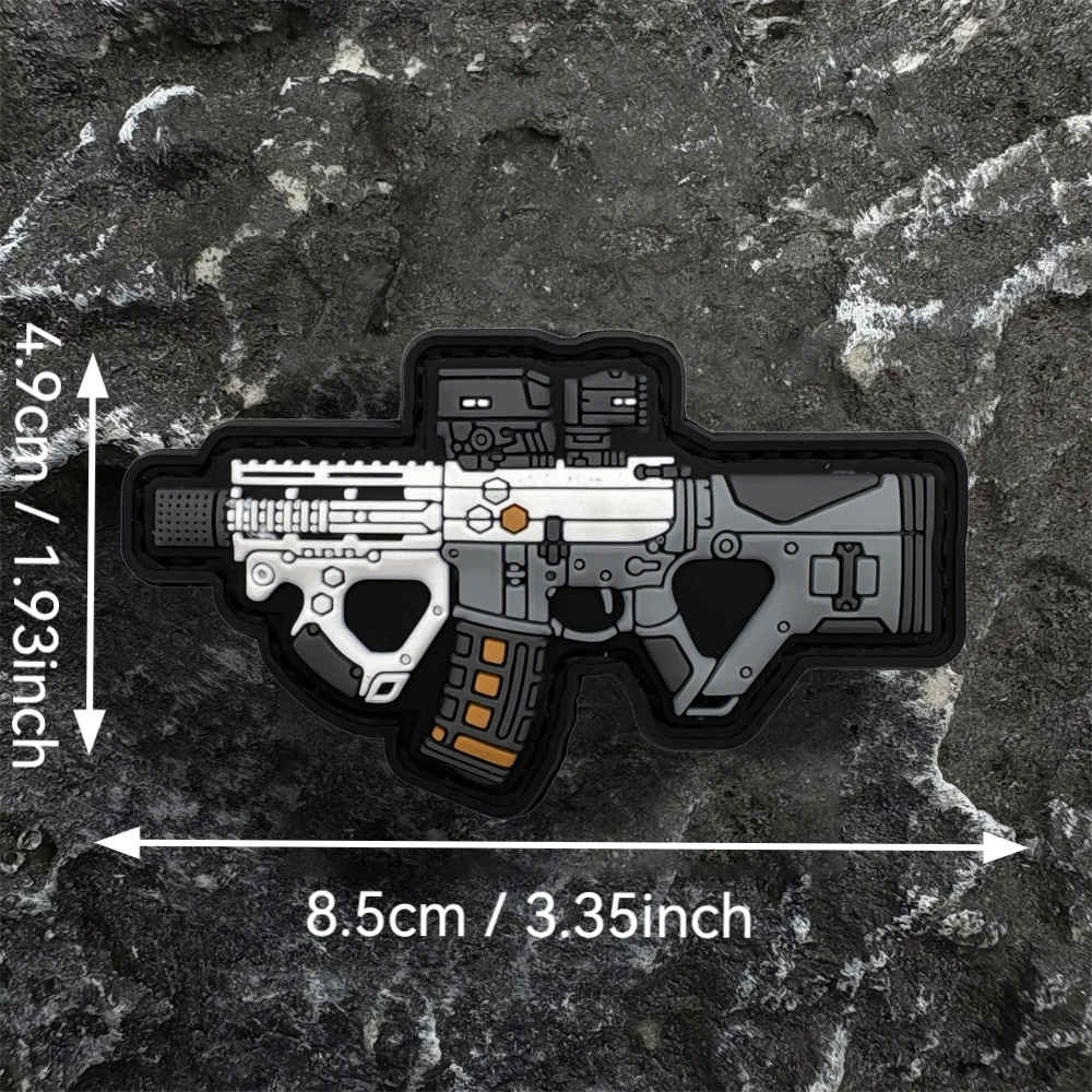 Un insignia de parche de PVC estampado con cierre de gancho y bucle en la parte posterior, adecuada para decorar bolsos, mochilas, chalecos y ropa.