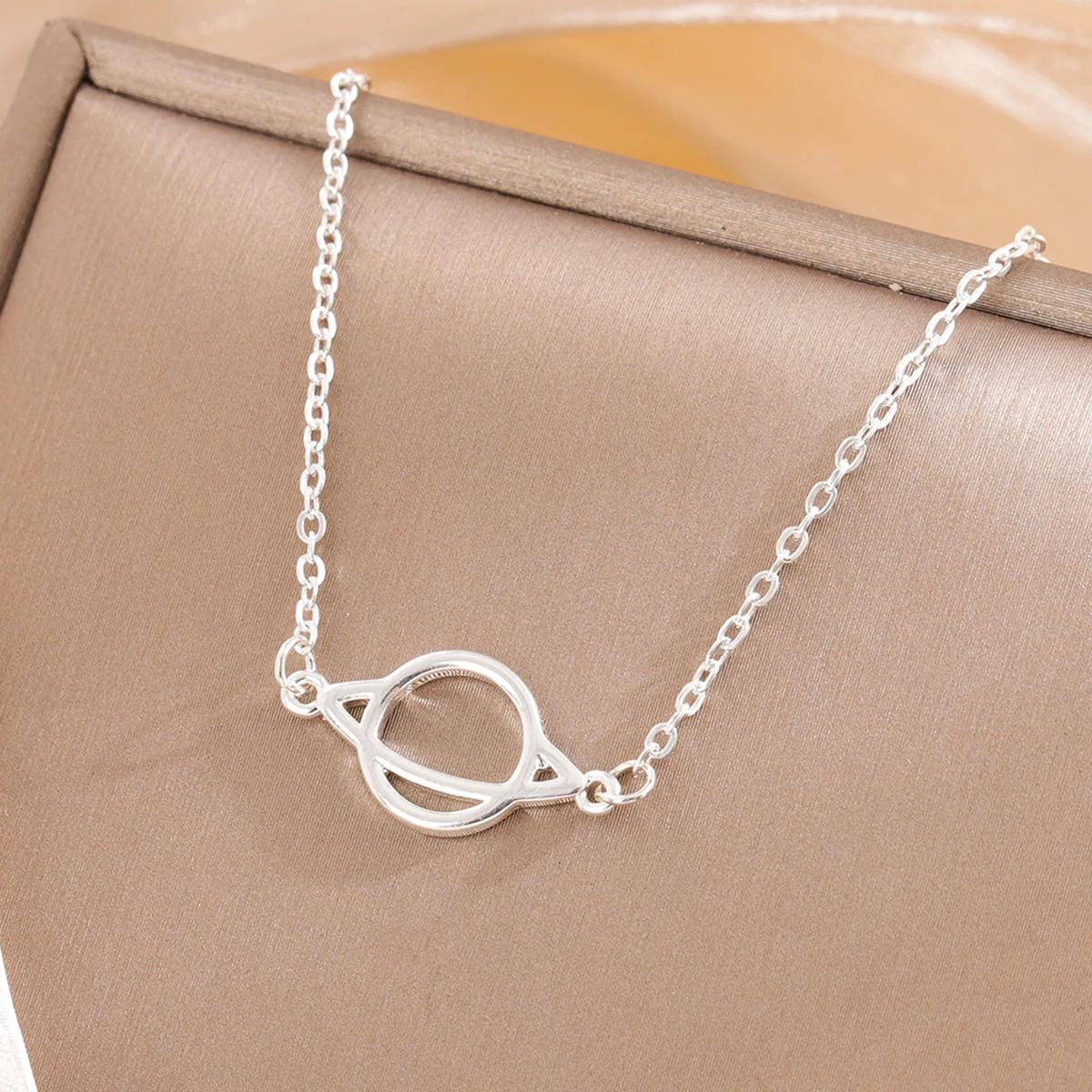 Neue Mode Einfache 925 Sterling Silber Planet Schlüsselbein Kette Hohl Halsketten XL060