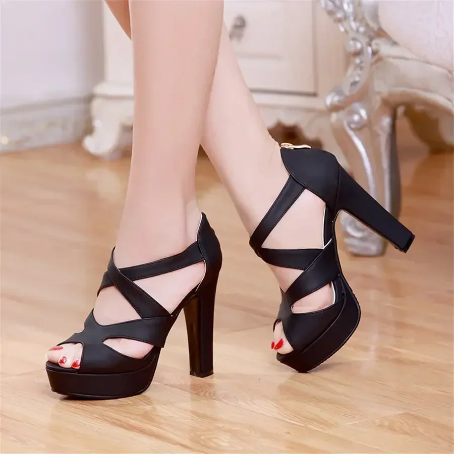 

Summer Red Black Gladiator Women Platform Sandals High Chunky Heel Silver Pink Cross Strap Zipper Bridal Dress Office Lady Shoes
