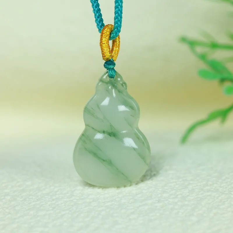 Exquisite Tianshan Green Gourd Men's and Women's Simple Pendant