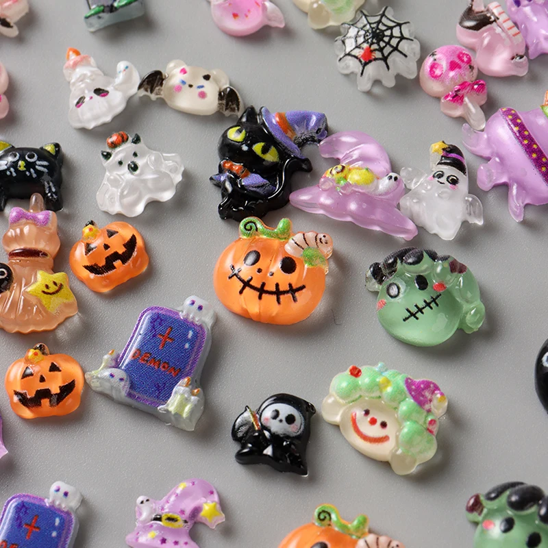 50/100 Stuks Kawaii Halloween Nail Charms Cartoon Pompoen Ghost Cat Gemengde Sized Hars Ornamenten Leuke Spinnenweb Bat nail Decor