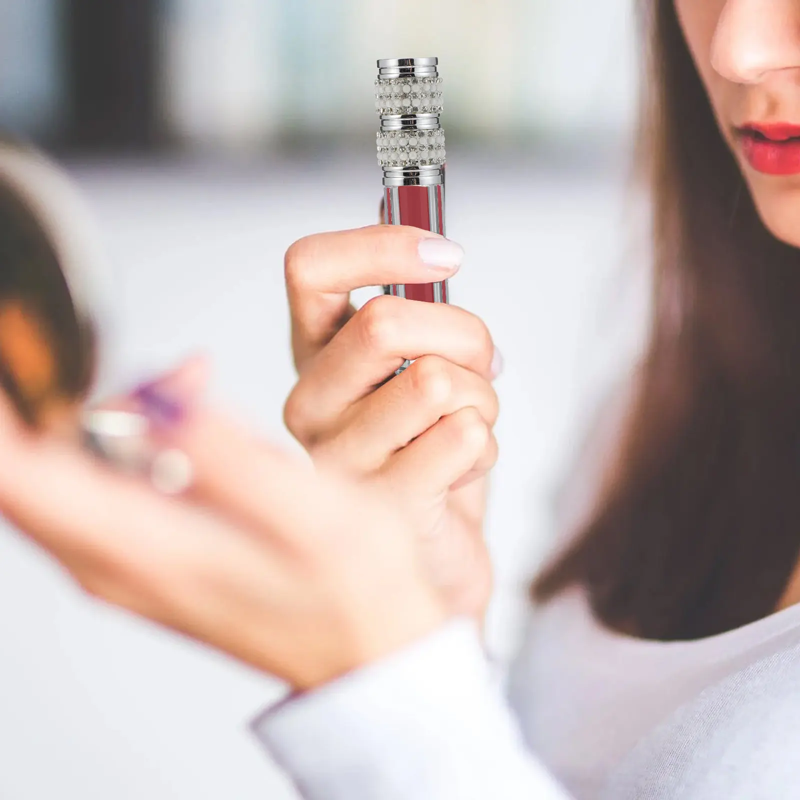 

6 шт. по 5 мл, пустые тюбики для блеска для губ, многоразовые пластиковые контейнеры для бальзама для губ с аппликатором-кисточкой, легкий футляр для хранения косметики