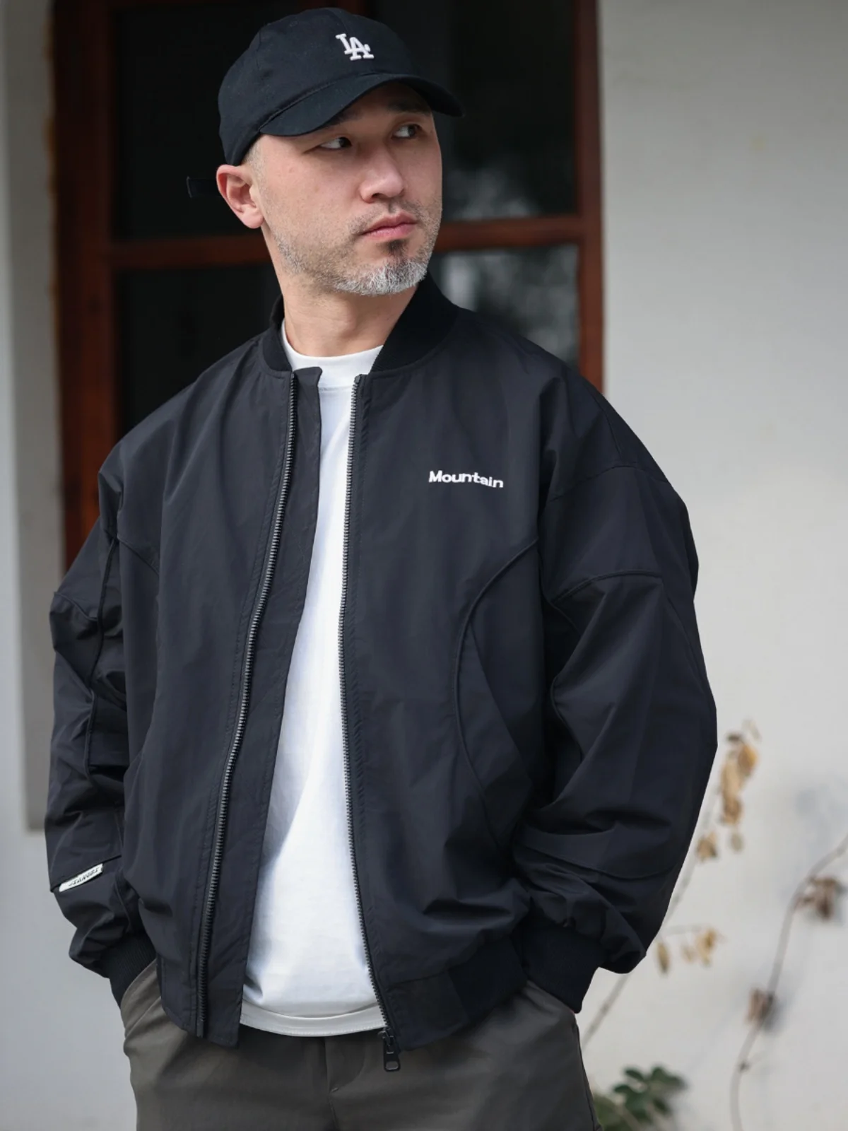 

Мужская бейсбольная куртка свободного кроя на весну-осень, повседневная, в стиле пилот, с декоративной молнией, антистатическая, с длинными рукавами...