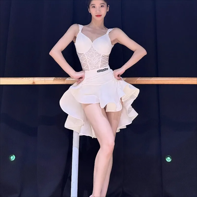 النساء اللاتينية فستان رقص وتتسابق الدانتيل حمّالة الصّدر تكدرت تنورة الكبار الإناث الرقص المنافسة مرحلة أزياء مسرحية