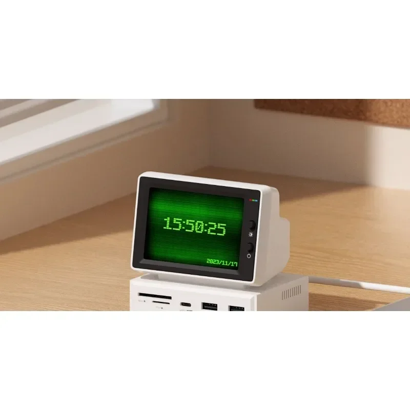 Small computer secondary screen desktop docking station chassis monitoring small screen host temperature display