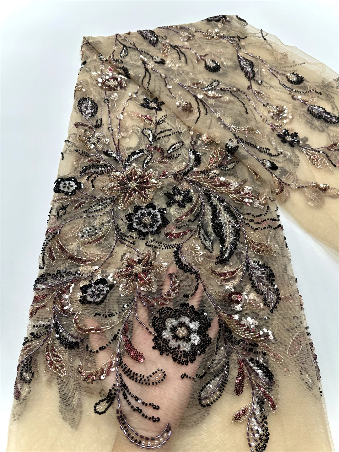 

French Beaded Sequins Lace Fabric African Lace Fabric 2025 High Quality Nigerian Embroidery Lace Fabric For Wedding Dress Sewing