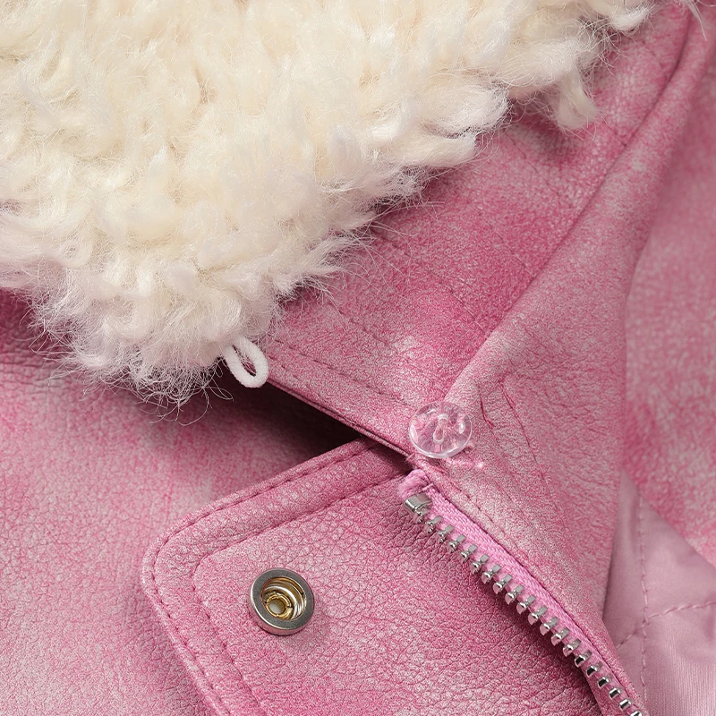 Elfsack 2025 inverno recém chegados y2k brilhante sólido ombre efeito lapela de pelúcia jaqueta de couro falso para mulher