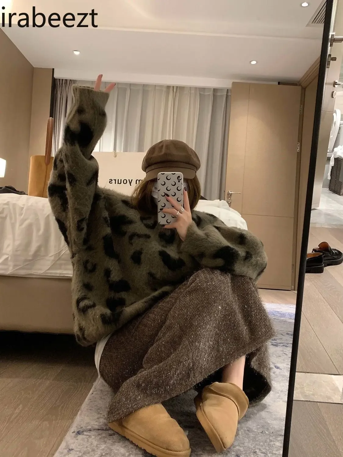 Korean version fashion color contrast leopard print sweater female students in winter thick slouchy loose fit knitted tops