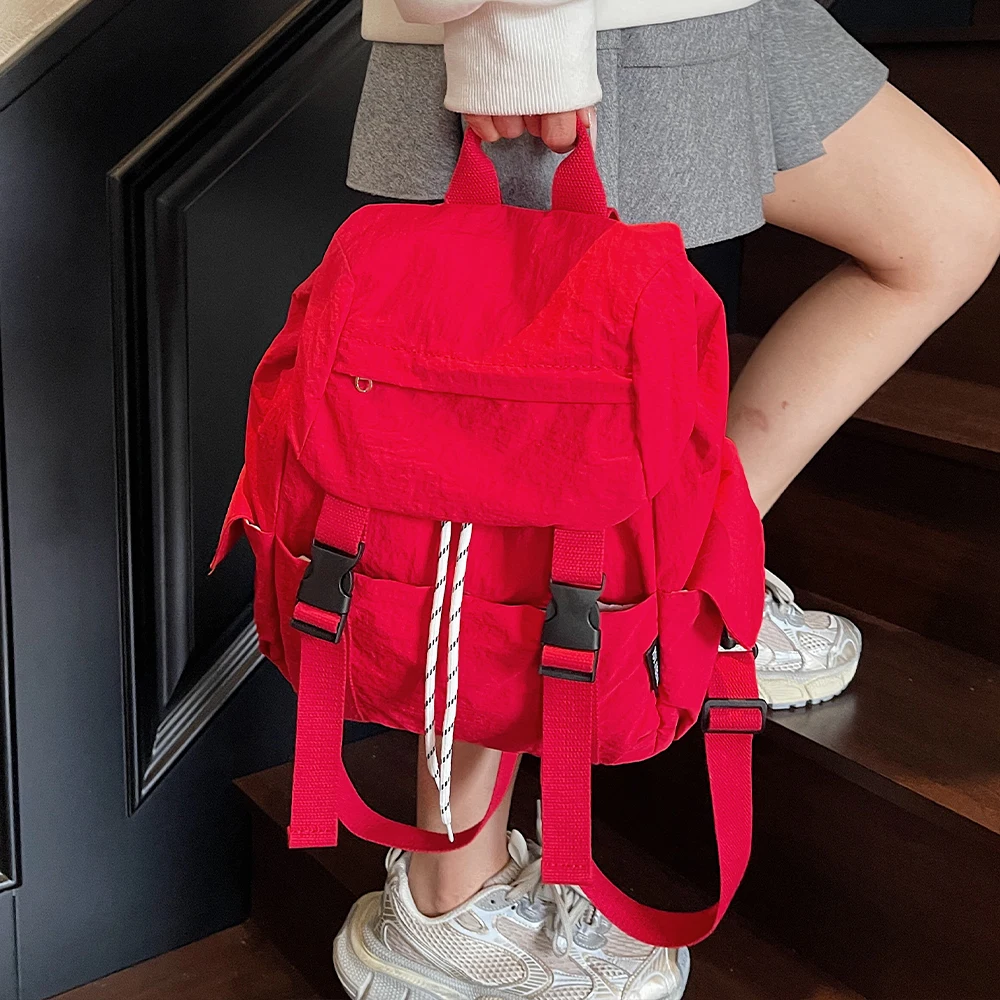 حقيبة ظهر كاجوال متعددة الاستخدامات للنساء 2025 حقيبة ظهر جديدة ذات سعة كبيرة وخفيفة الوزن للسفر للطلاب أثناء التنقل