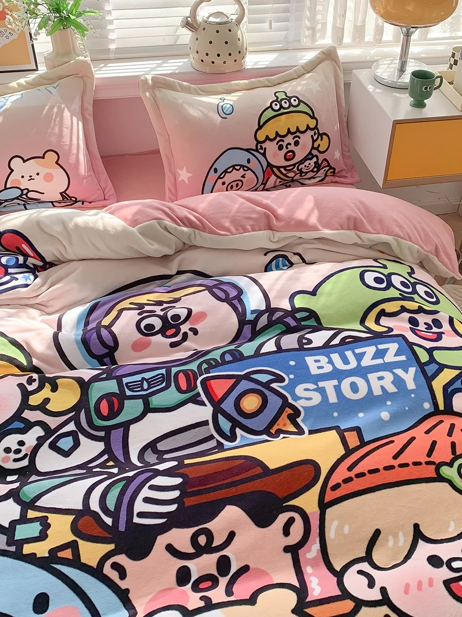 

Теплый оригинальный флисовый комплект постельного белья из молочного вельвета из четырех предметов для студенческого общежития, с функцией сохранения тепла, подходит для зимы