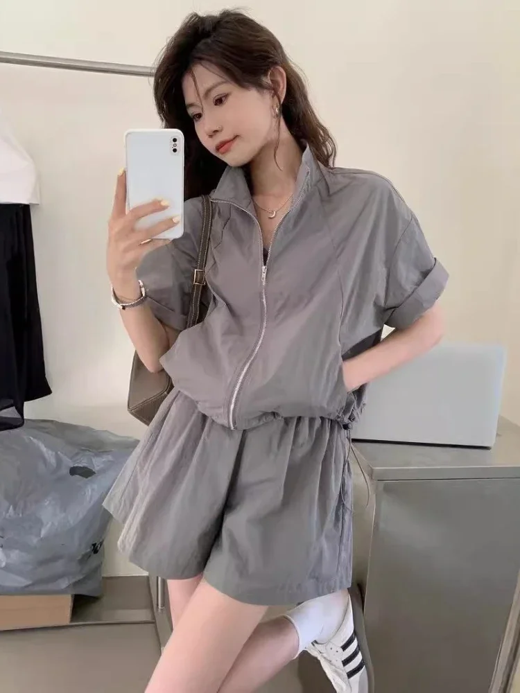 

Стильные женские повседневные свободные карманы на молнии с воротником, модный однотонный наряд из 2 предметов для модных женских летних коротких комплектов