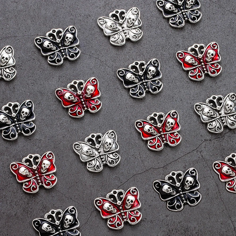 بالتنقيط الزيتي على الطراز القوطي، والجمجمة، ومجوهرات الفراشة، وقلادة من سبيكة الهالوين، والأقراط، وإكسسوارات المعلقة