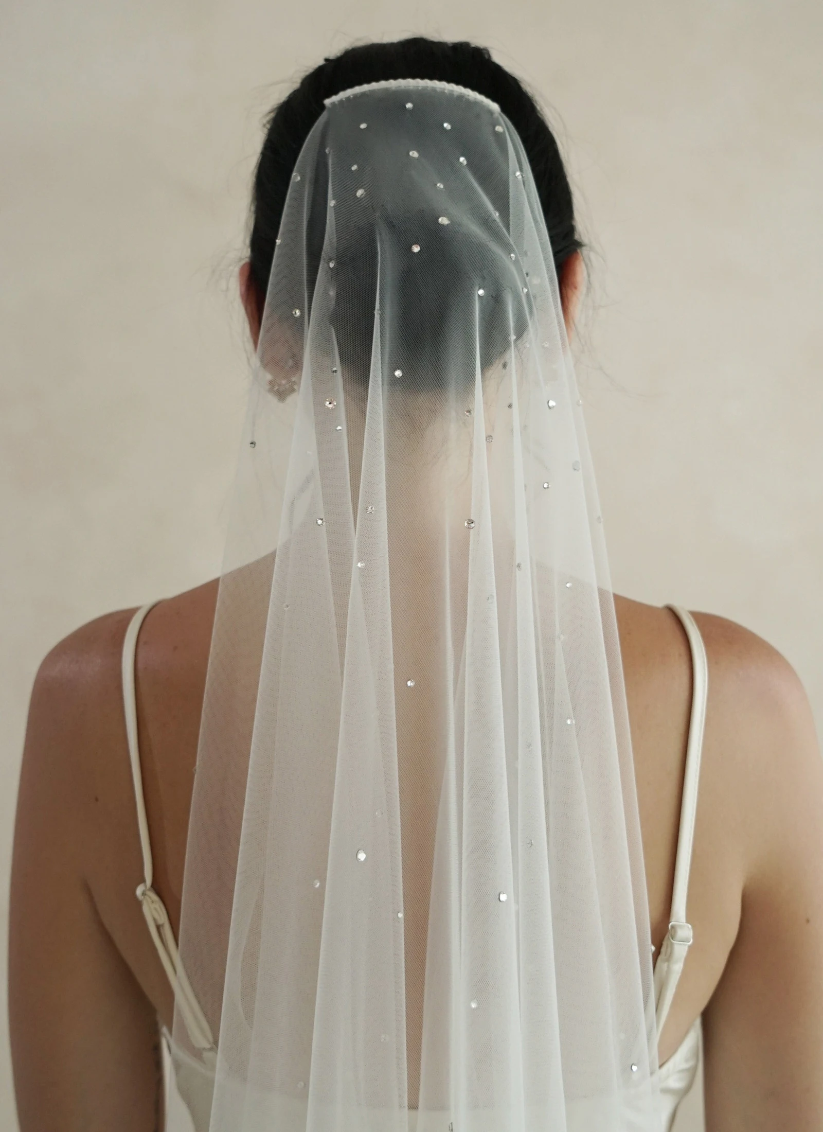 TOPQUEEN V71A Sparkling Bridal Veil With Crystal Glitter Wedding Veil High Quality Rhinestones Veil for Bride 1 Tier Cathedral image 2
