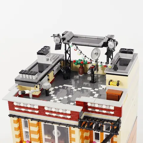 89106 JIESTAR Kreativ Expert Moc Gatuvy Central Perk Vänskapsfulla Klossar Modulhus Modell Byggklossar Downtown Diner 8 best sales Lego Central Perk - №1