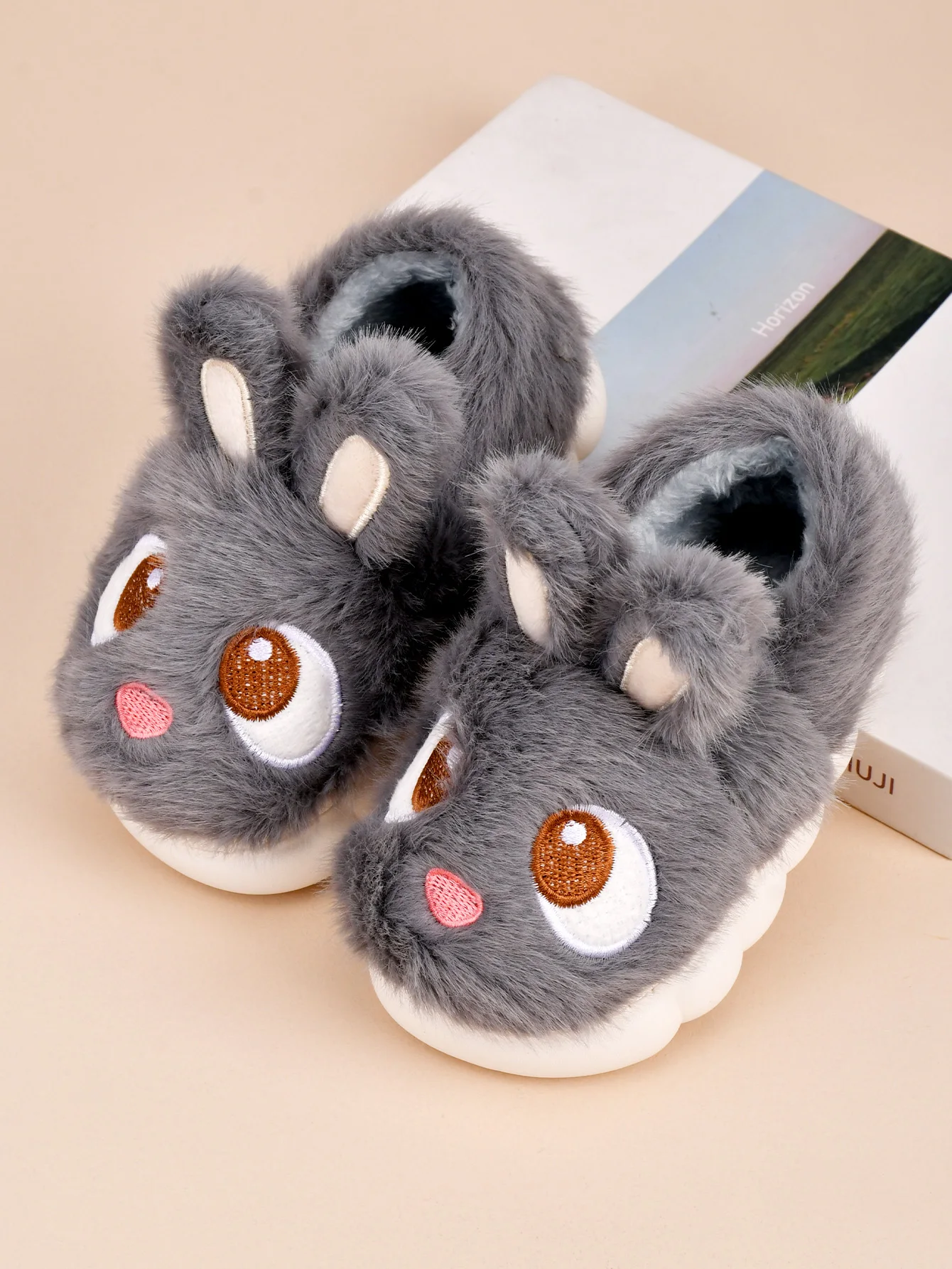 

Rabbit Children's Cotton Slippers with a Stepping-On-Poop Feeling, Boys' Winter Cartoon Cute Non-Slip Indoor Bathing Soft-Soled Baby Slippers