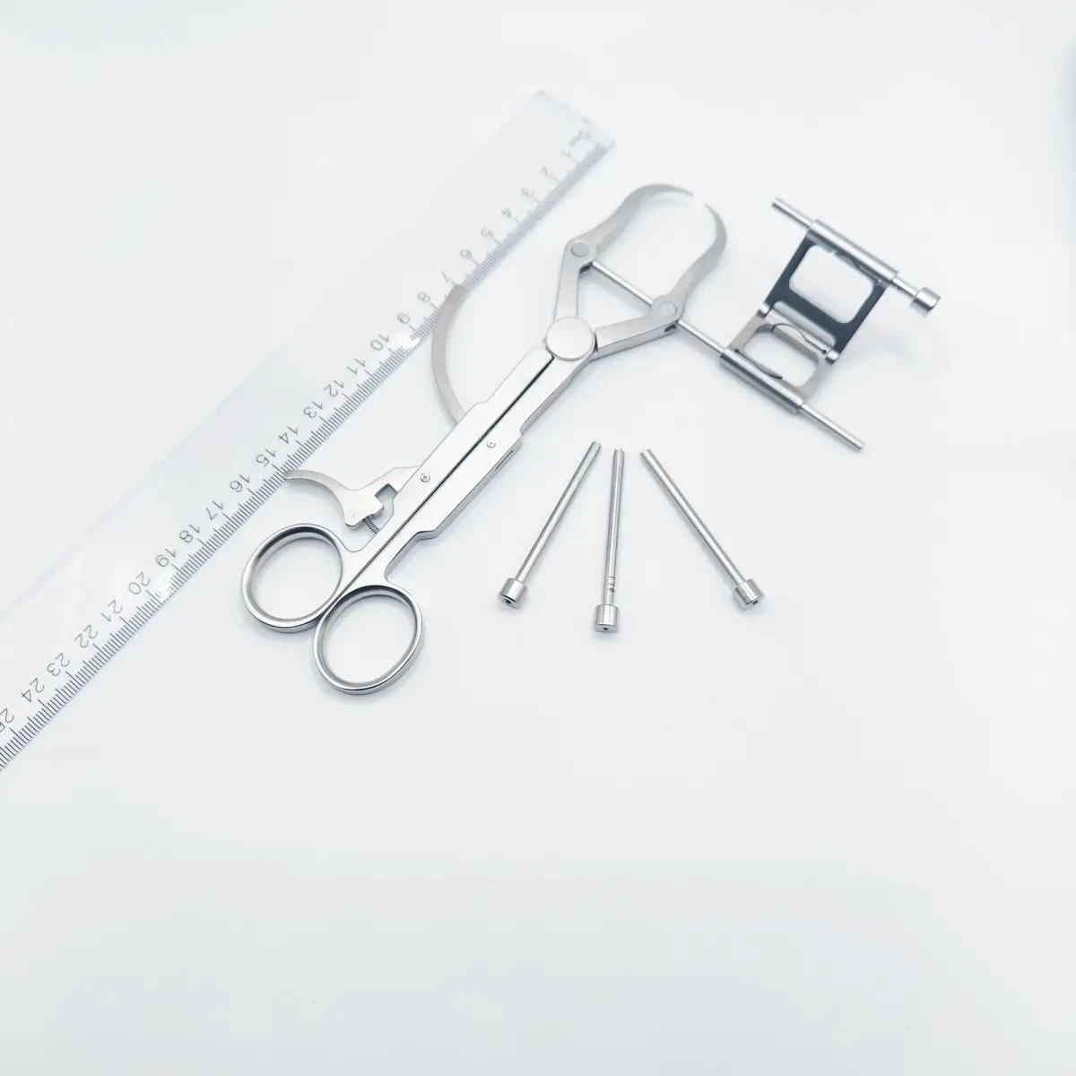 Vet Orthopedic Essential: Self-Locking Multi-Purpose Reduction Forceps with Accurate Aiming Guide for Small Pets