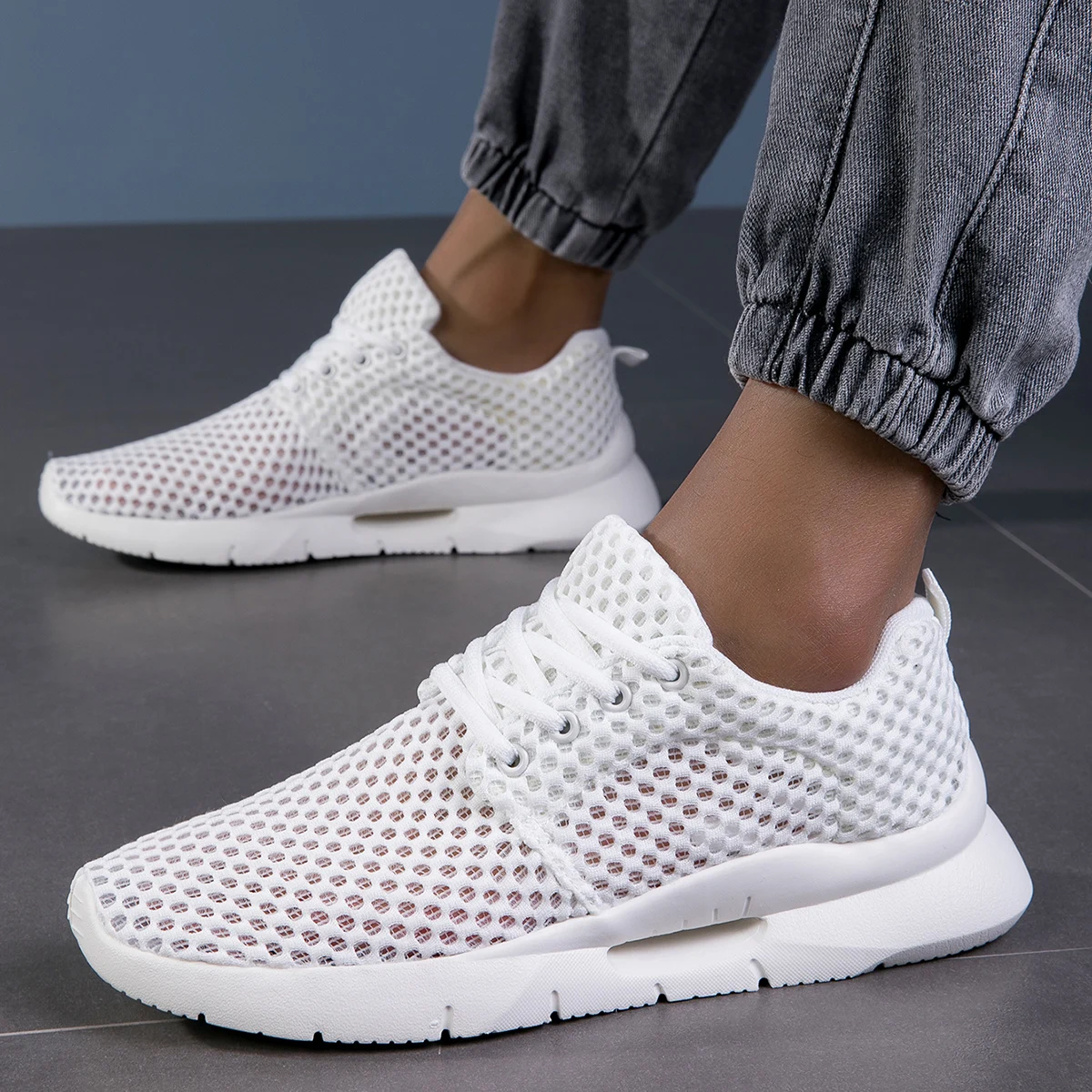 New White Mesh Shoes for Men Breathable Summer Lightweight Hiking Comfortable Casual Shoes Black Slip-On Driving Male Loafers