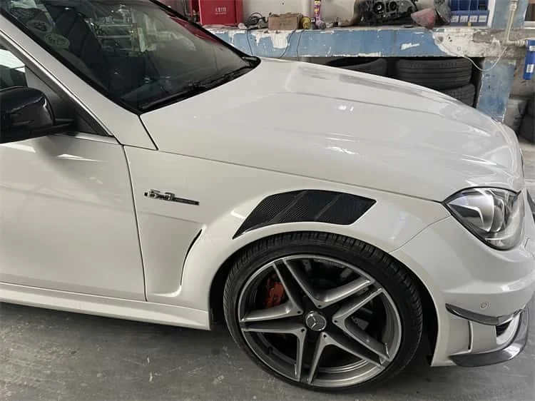 حاجز أمامي من ألياف الكربون لـ 2008-2015 C-Class W204 C63 Bodykit مخصص