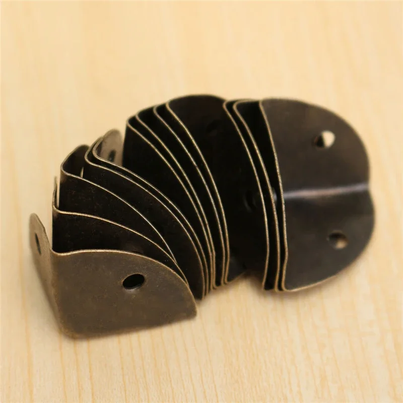

4pcs/Set 40mm Iron Decorative Antique Jewelry Wine Gift Box Wooden Case Corner Protector Guard Decorate Desk With Screws
