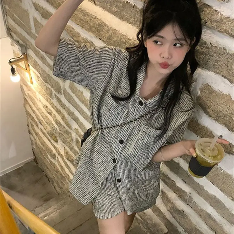 

Net Celebrity Xiaoxiangfeng Suit 2025 Spring Autumn New Casual Fashion Loose Foreign Style Age-reducing Top Shorts Two-piece Se