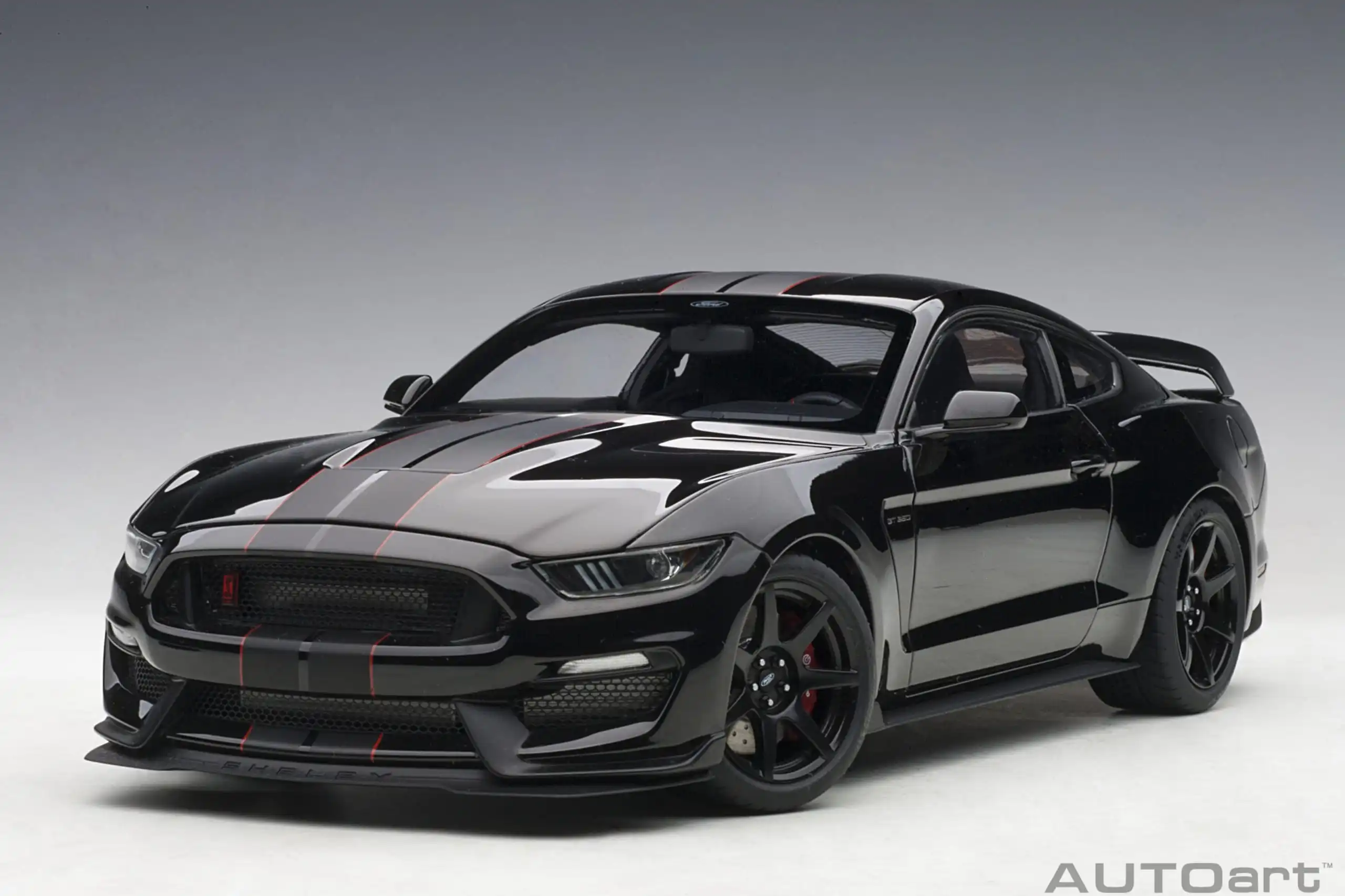 Autoart 1:18 ford mustang shelby GT-350R produto acabado carros modelo de liga modelo de carro colecionável veículo fundido presentes de feriado