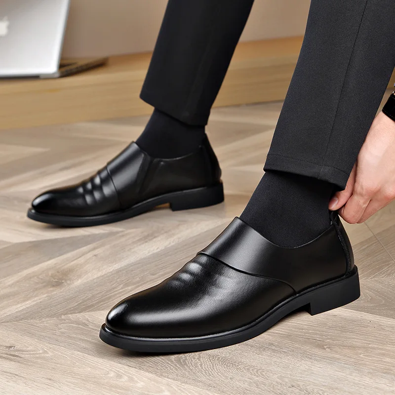 Autumn Winter Velvet Business Dress Shoes for Men Designer Slip-on Increase Loafers Men Fashion Casual Black Man Leather Shoes