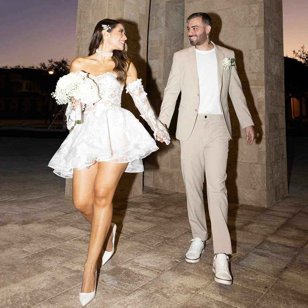 فستان زفاف دانتيل قصير حلو، رومانسي مزين بأكمام طويلة بدون أكتاف، أورجانزا لامعة مخصصة، فساتين زفاف من قطعتين