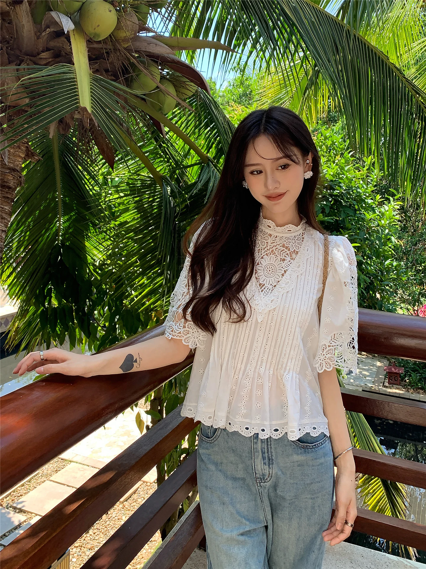 

DANCC Sweet Lace Trim Embroidered Hollow out Top with Bubble Sves And Floral Collar for Women French Sle Loose Fit Cotto...