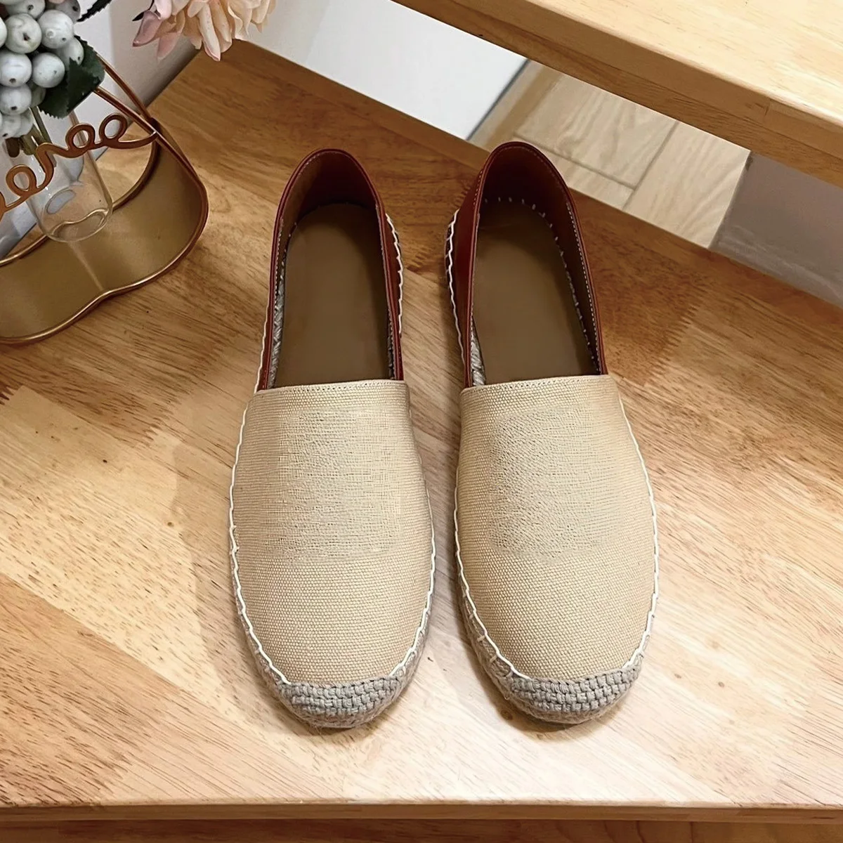 2026 High Quality Autumn Women Round Toe Slip On Contrast Panel Casual Flat Shoes ch26022604