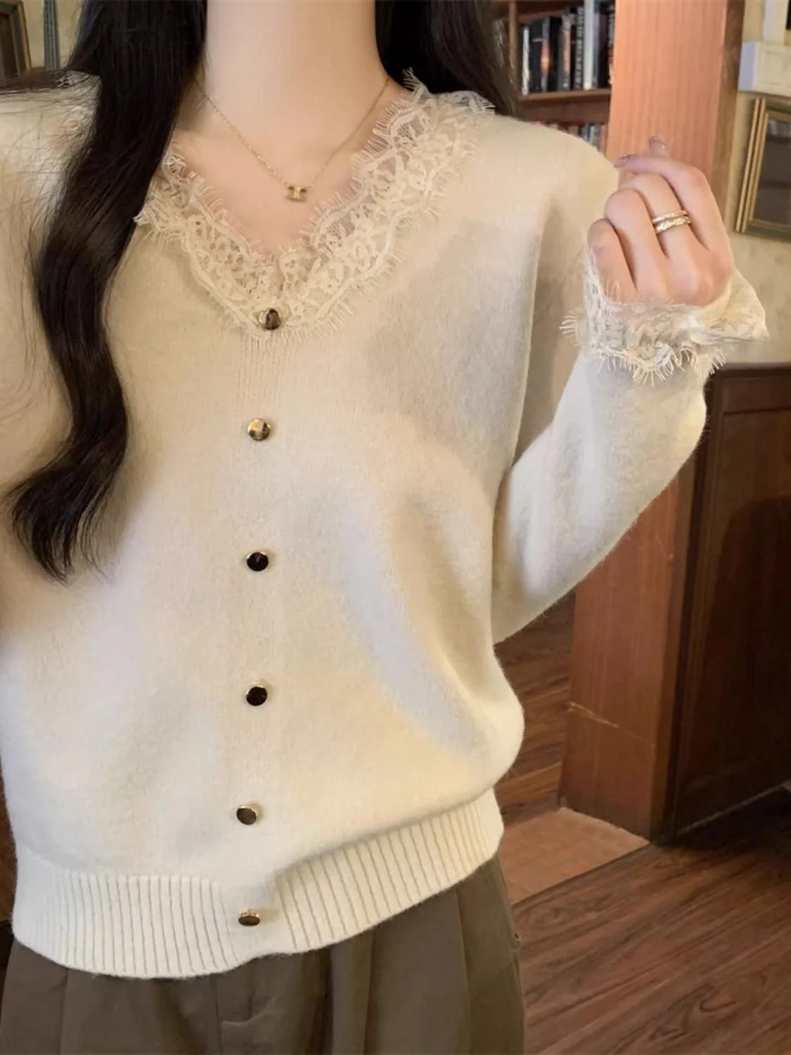 

Ele Long Sve Knitted Sweater Women's V-Ne Lace Patchwork Gentle Sle Autumn Winter New Arrival Faionable Top