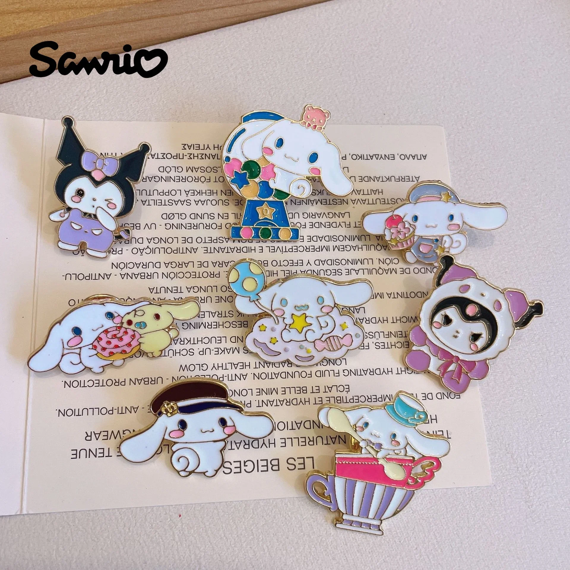 

Sanrio Cinnamoroll Brooches Anime Action Figures Hello Kitty Pochacco Kuromi Backpack Collar Metal Jewelry Toys Childrens Gifts