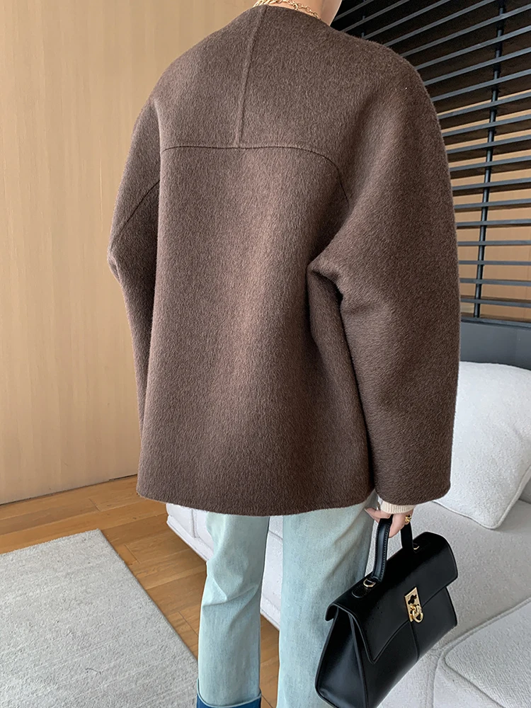 [EAM] Oat Color Big Size Elegant Woolen Coat New Round Neck Long Sleeve Women Jacket Fashion Tide Autumn Winter 2024 1DH7384