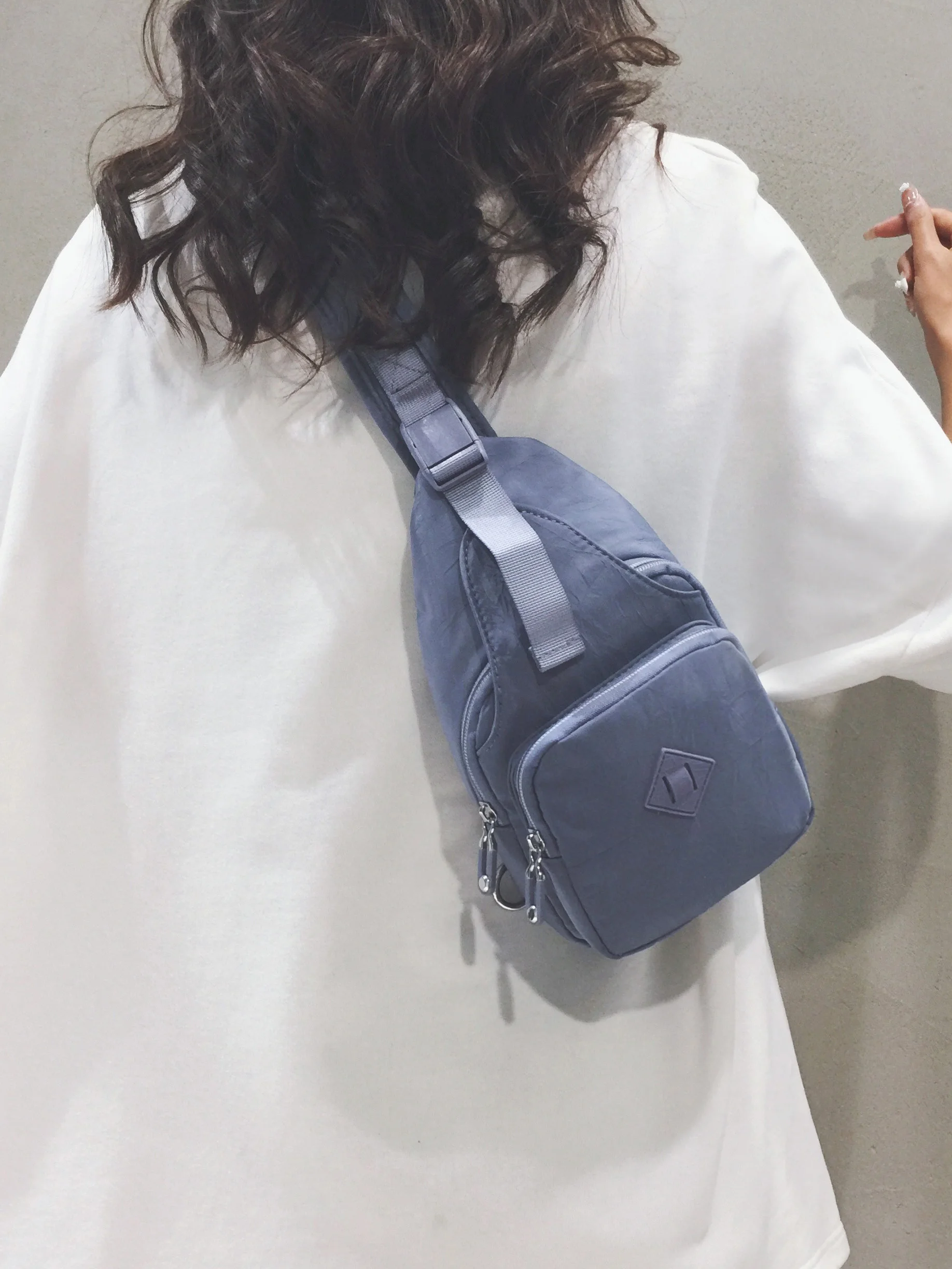 casual-oxford-cloth-chest-bag-2026-new-women's-crossbody-bag-fashionable-nylon-sports-trendy-ladies-front-chest-bag